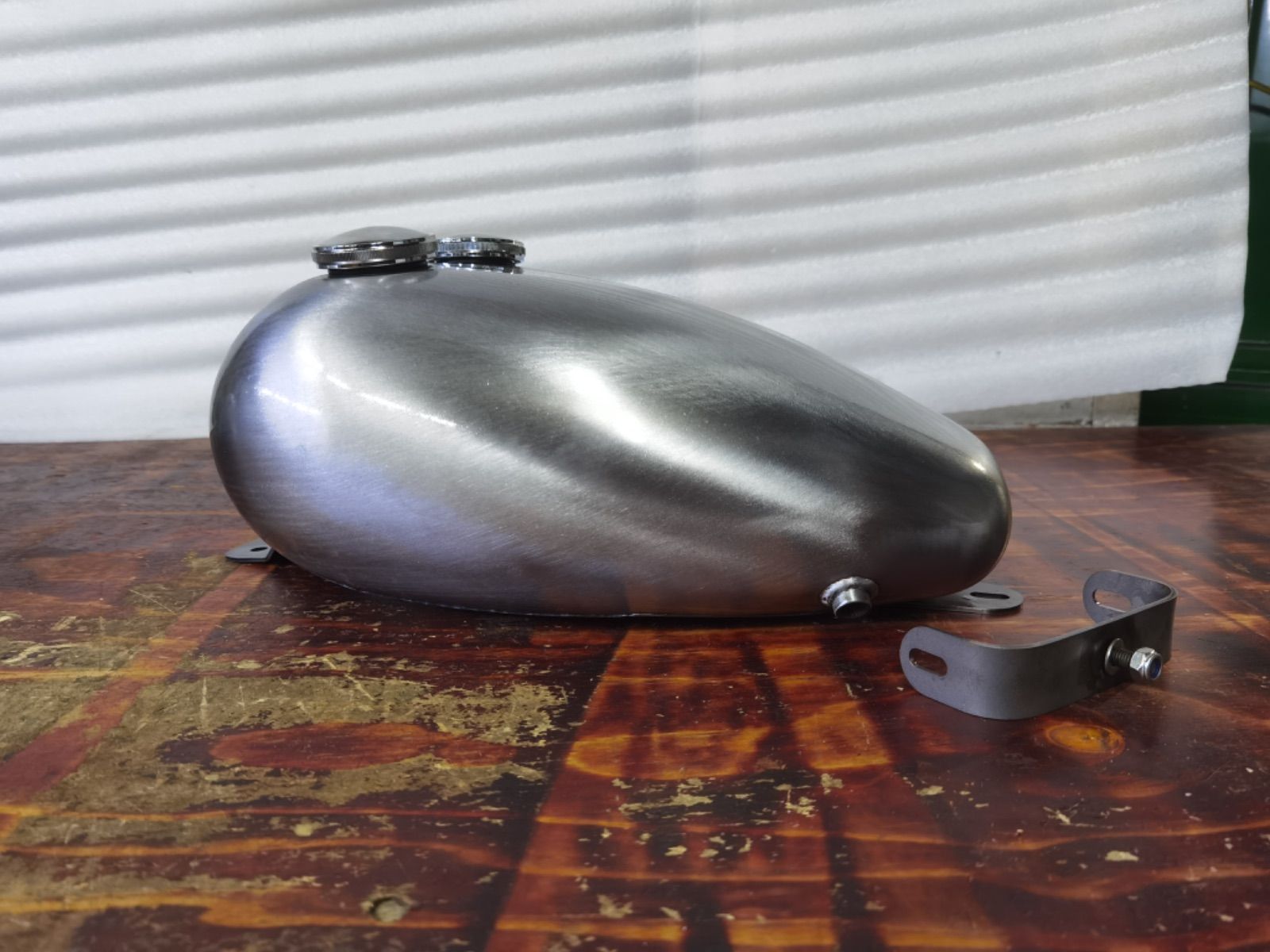 T-54 ヤマハ DS400 DSC400 9L ドラッグスター400 ラッグスタークラシック400 マスタングタンク ボルトオン タンク製作工房