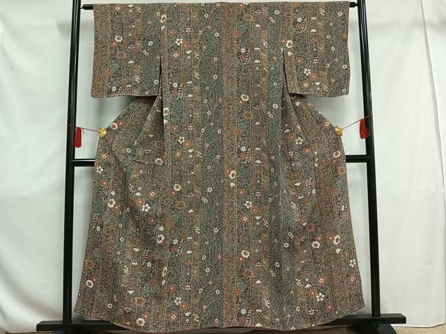 平和屋本店□極上 道中着 ロング丈 兎 花 鬼しぼ縮緬 黒茶色地 逸品