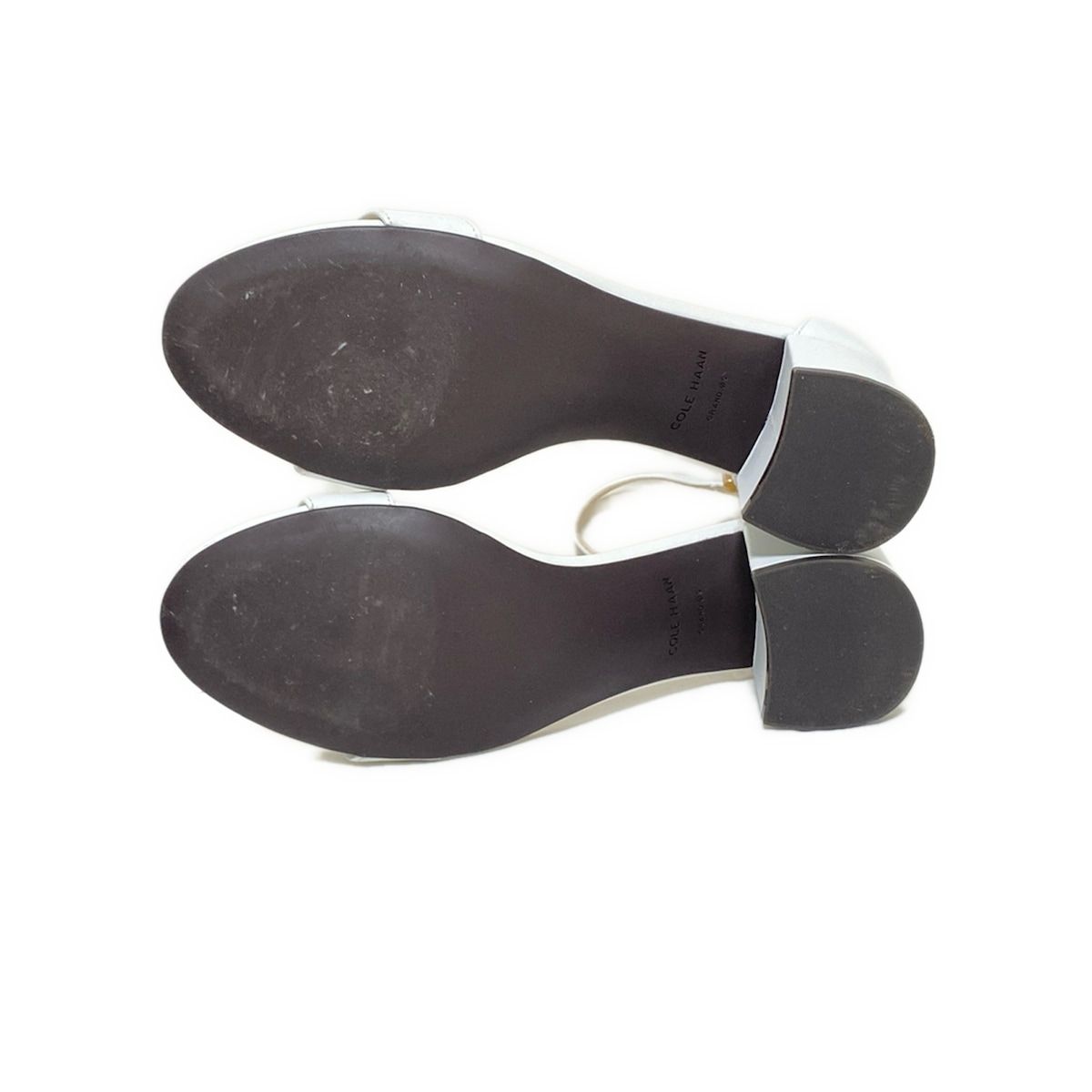 [美品] Cole Haan (コールハーン)ホワイト サンダル COLE HAAN(コールハーン) サンダル 5B レディース - 白 オープン