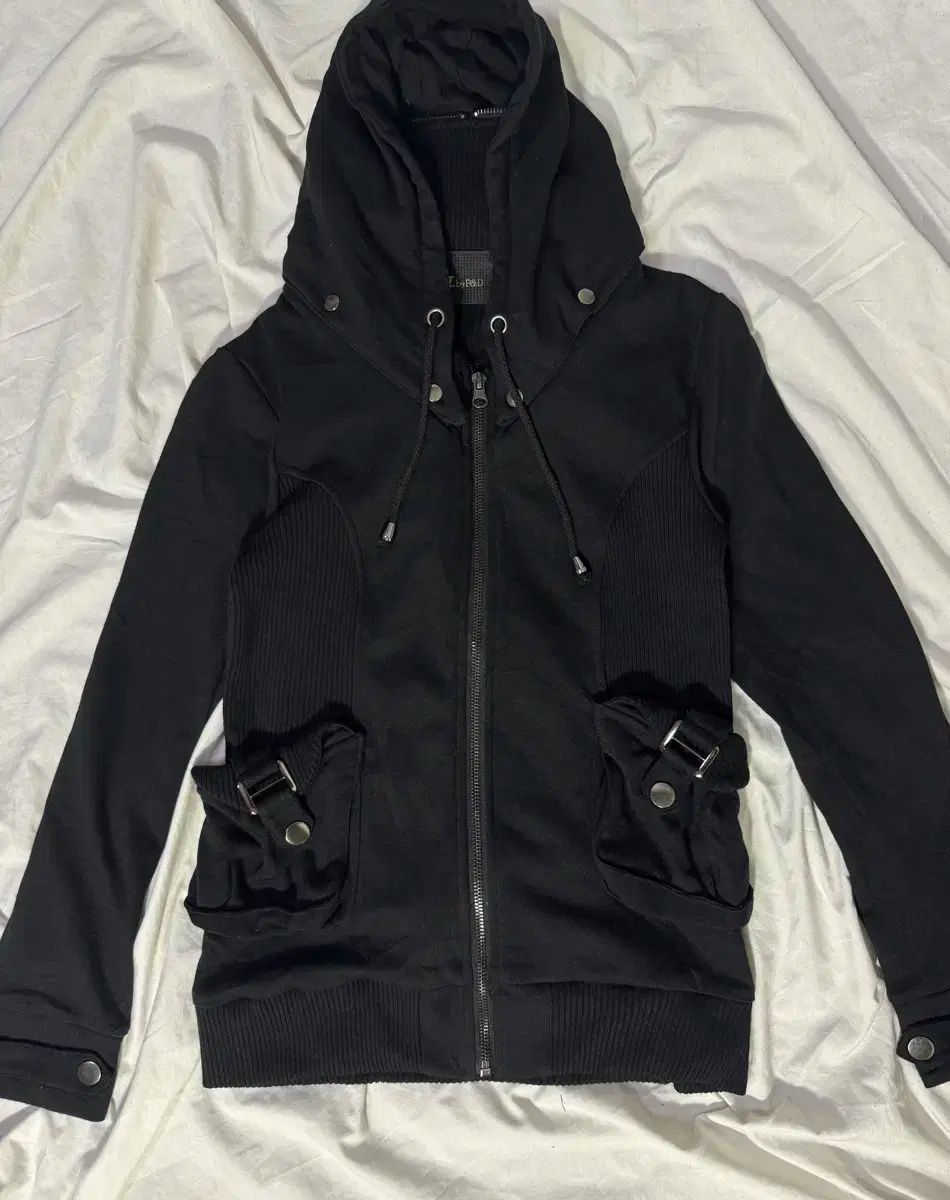 ハイネック ジップアップ