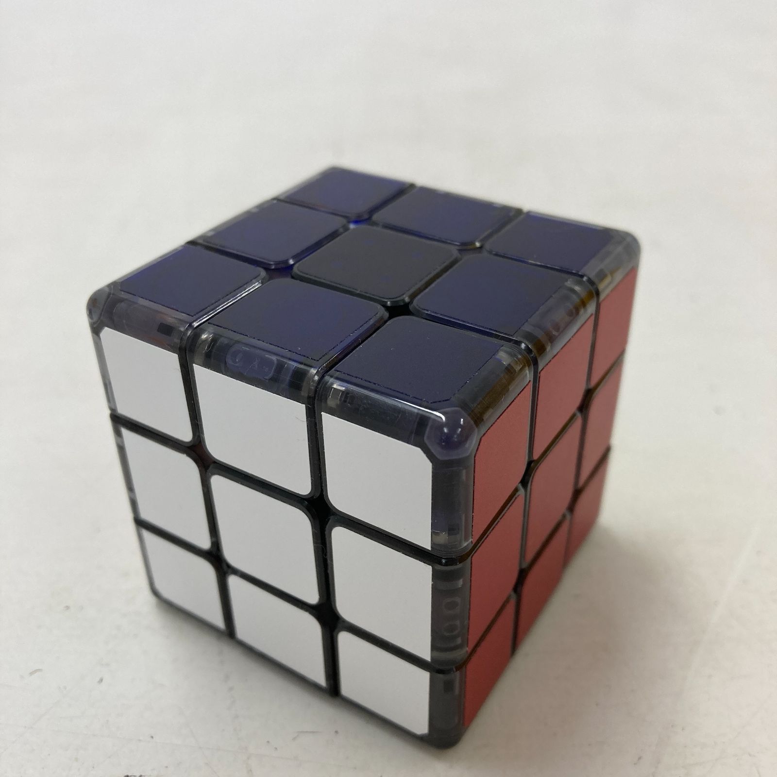 02m1079 Geniewoos JUNE CUBE ルービックキューブ 光で誘導