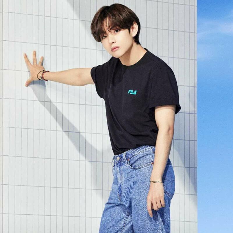新品 BTS 着用 Tシャツ 半袖 FILA フィラ V ヴィ ブラック 黒
