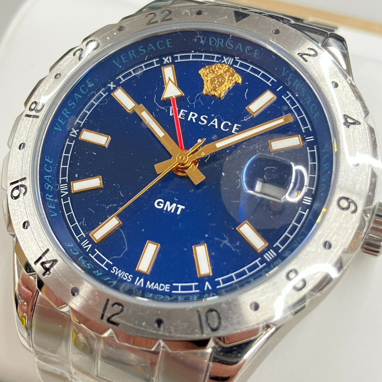 新品未使用品】ヴェルサーチ VERSACE VE1100119 ヘレニウム GMT 青文字盤 メンズ腕時計 動作品 - メルカリ