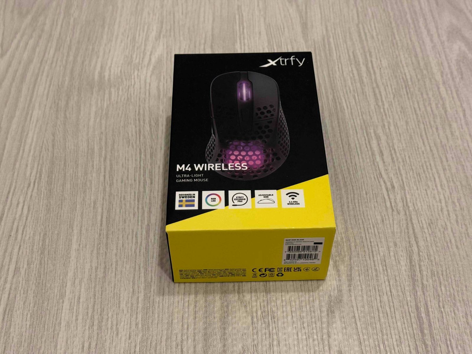 並行輸入品 XTRFY M4 RGB ゲーミング 無線 マウス エクストリファイ 高性能 軽量 ワイヤレス ブラック