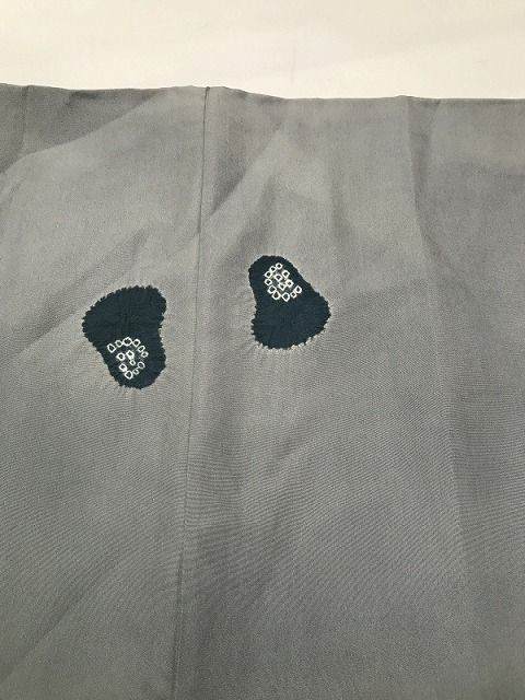 グレー地に縞模様