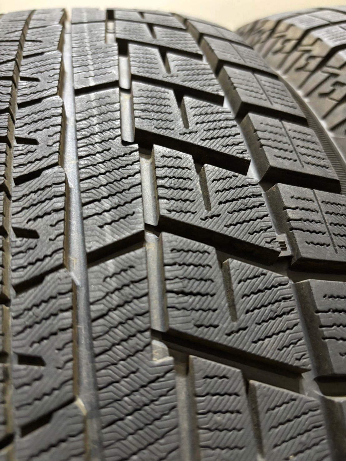 iceGUARD IG60 15インチ スタッドレスタイヤ4本セット iceGUARD 15