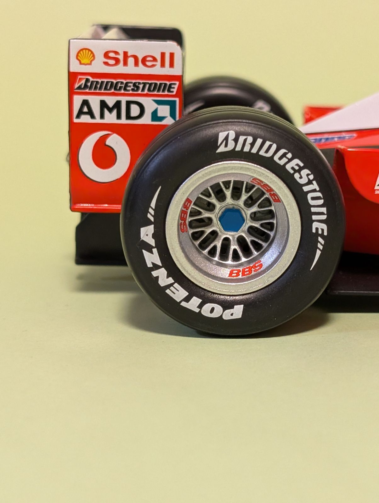 2002年序盤戦限定マシン 1/18 マテル フェラーリF2001 2002年モデル