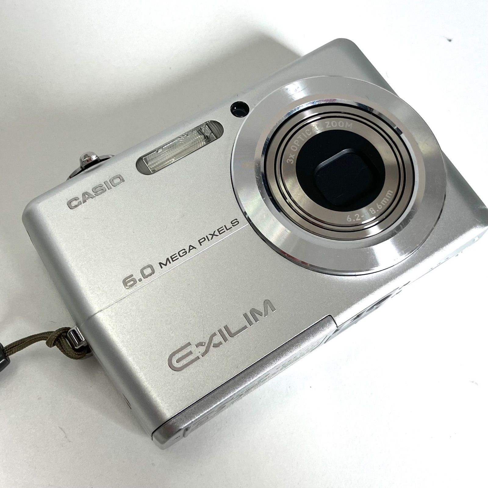 142573】 CASIO EXILIM EX-Z600 ×3 OPTICAL ZOOM 6.2mm~18.6mm 美品