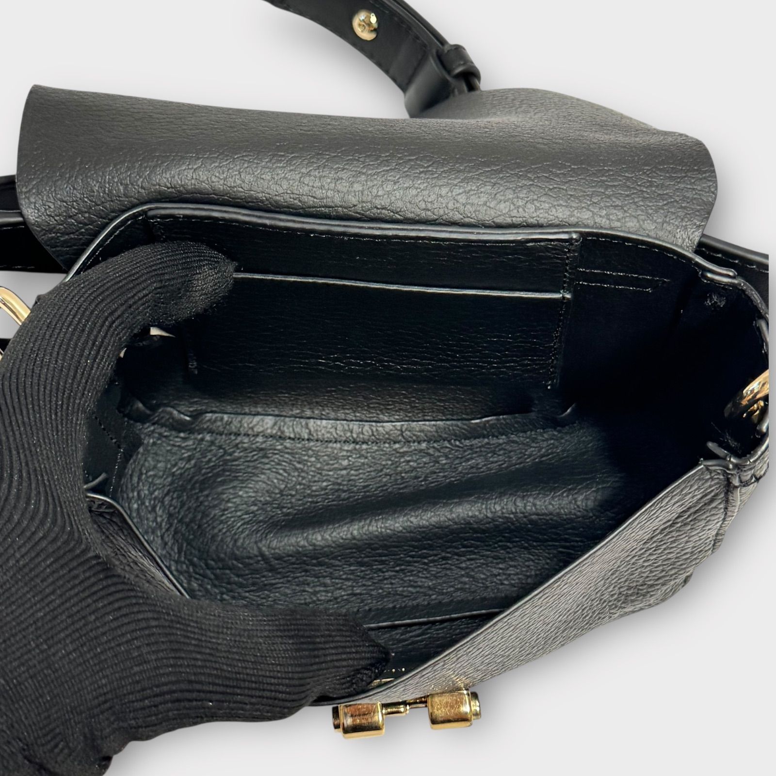 超美品！FURLA フルラ クラブ レザー ショルダーバッグ ミニバッグ 黒 