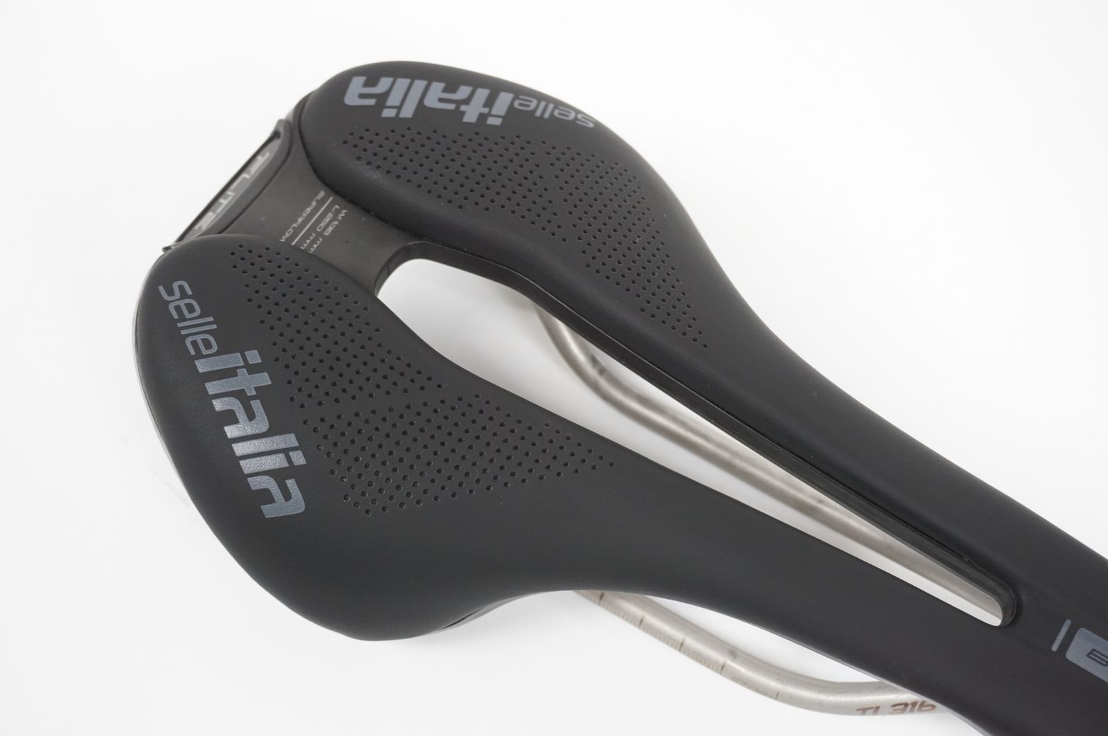 SELLE ITALIA 「セライタリア」 FLITE BOOST Ti316レール サドル / バイチャリ大宮店