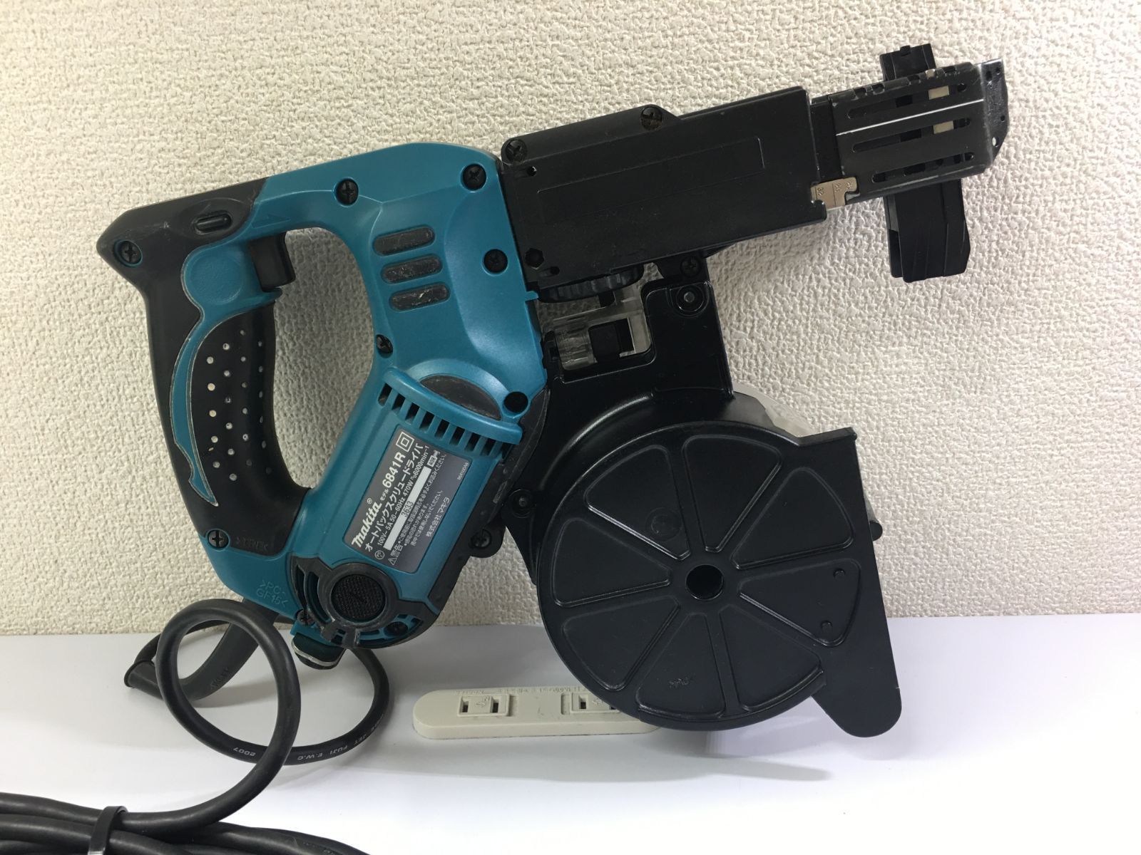 激安通販新作 マキタ makita オートパックスクリュードライバー 6841R