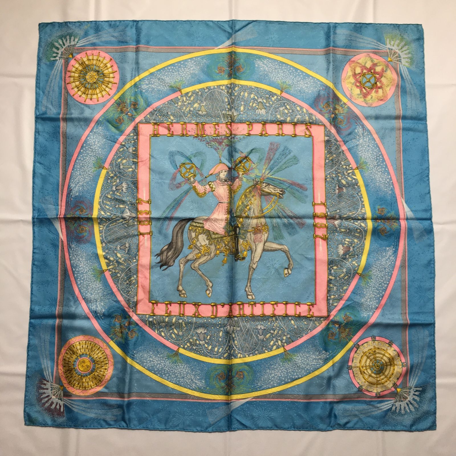 2504-85｜美品｜エルメス カレ 90 スカーフ ライトブルー マルチカラー  