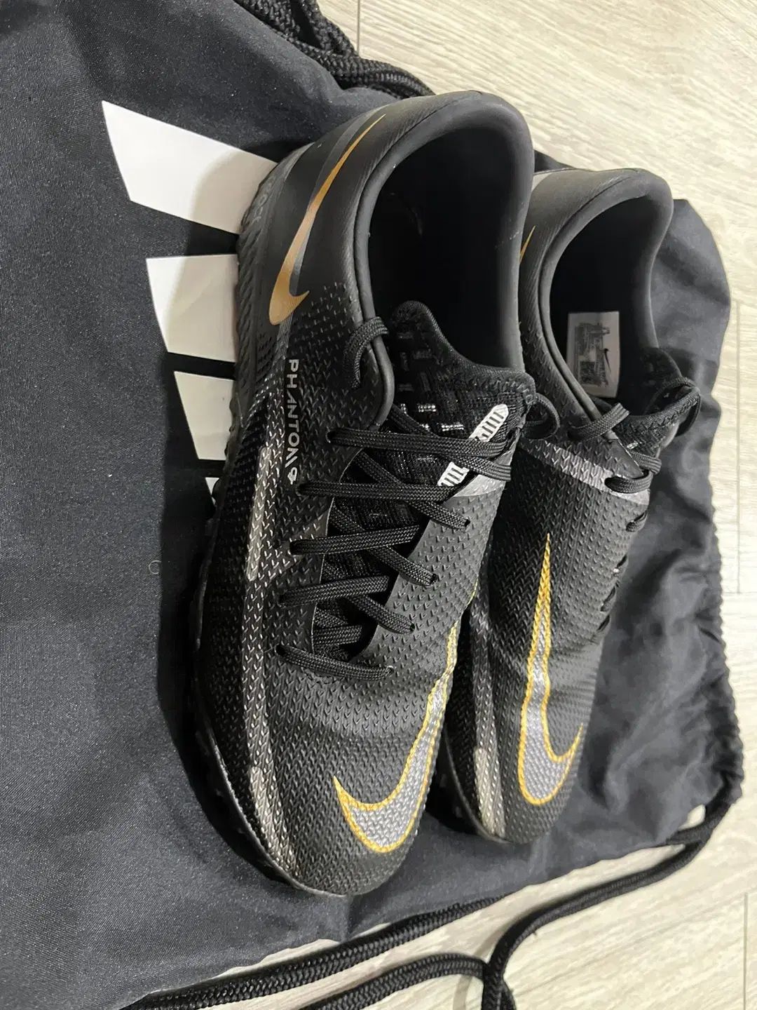 NIKE ナイキ リアクト ファントム GT2 プロ TF 255 フットサルシューズ
