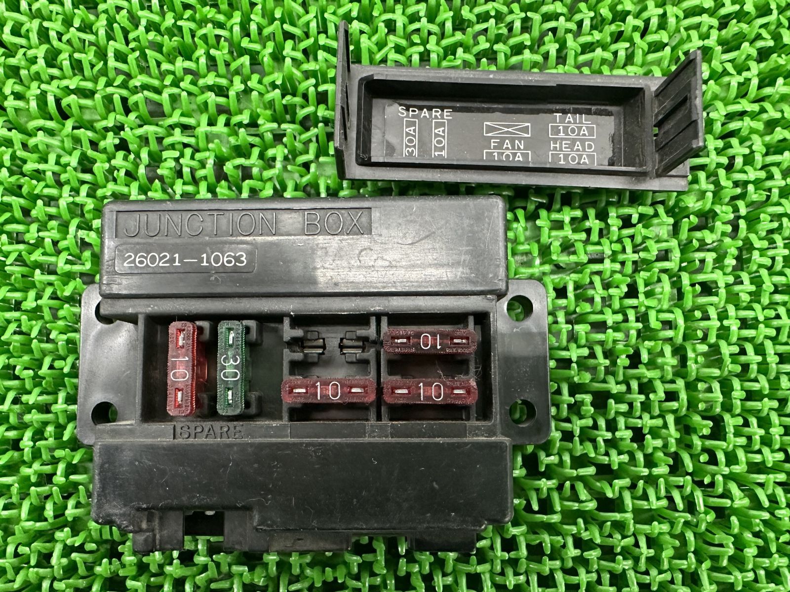 ZX-10 ヒューズボックス 26021-1063 カワサキ 純正 中古 バイク