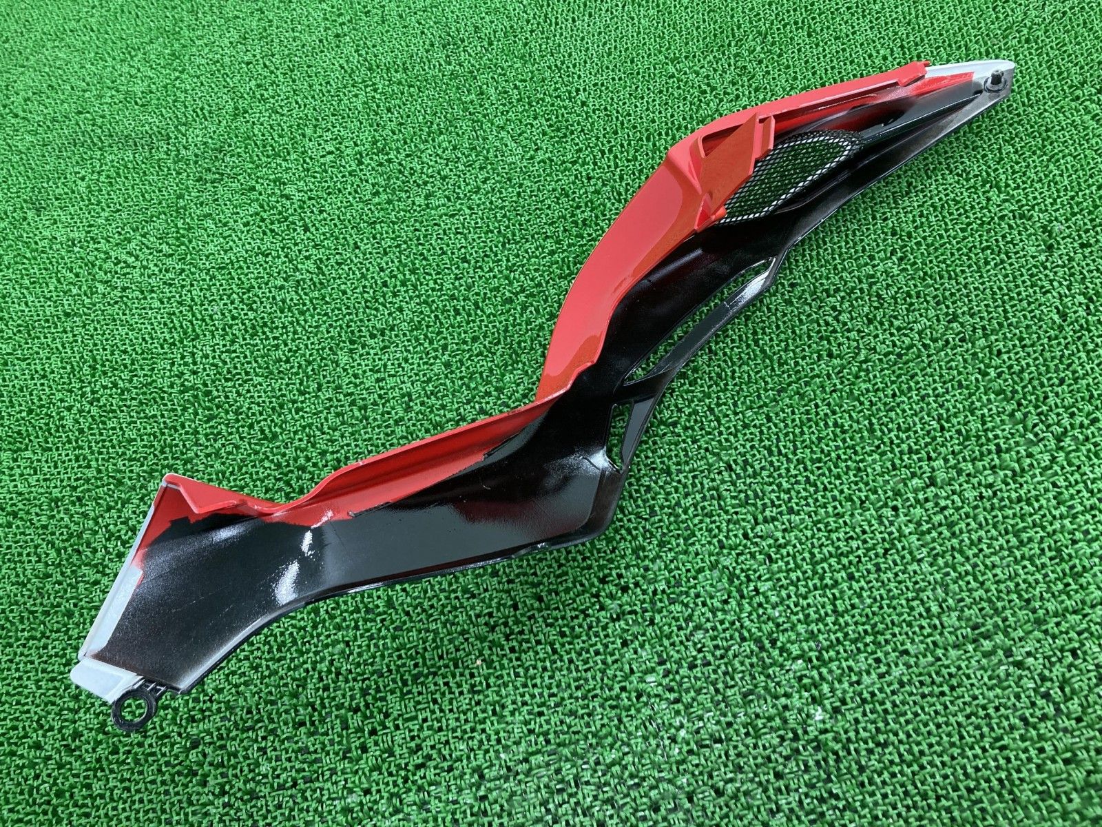 F4RC シートカウル 右 パール/赤 MVアグスタ 純正 バイク 部品