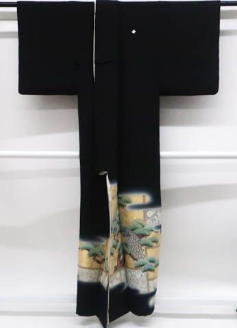 【着物】黒留袖 五つ紋 比翼仕立 寿光織 金糸 松・尾長鳥文 身丈約157cm 裄丈約59.5cm 25z06-3279 一輝堂】【着物】黒留袖 五つ紋 比翼仕立 寿光織 金糸 松・尾長鳥文
