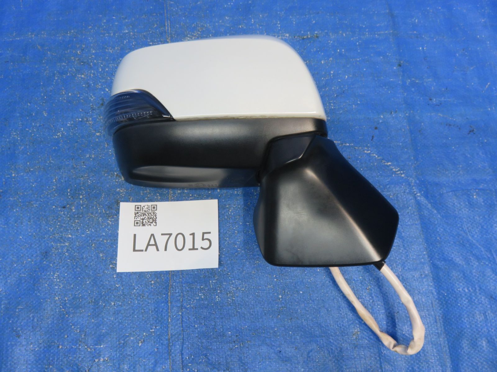LA7015 スバル SJG フォレスター 右 ドアミラー 運転席 サイドミラー ウインカー付 純正 K1Xホワイトパール SJ5 小傷