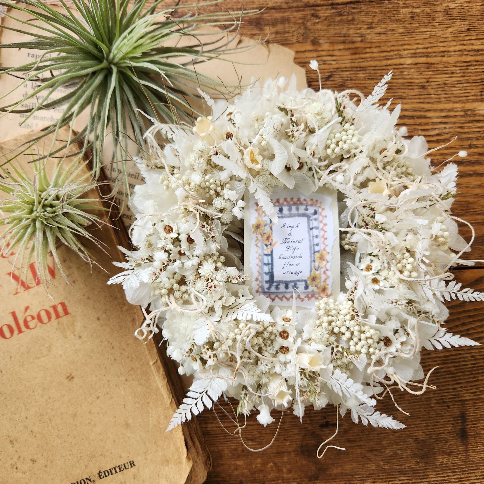 白い小花の紫陽花リース ドライフラワーリース