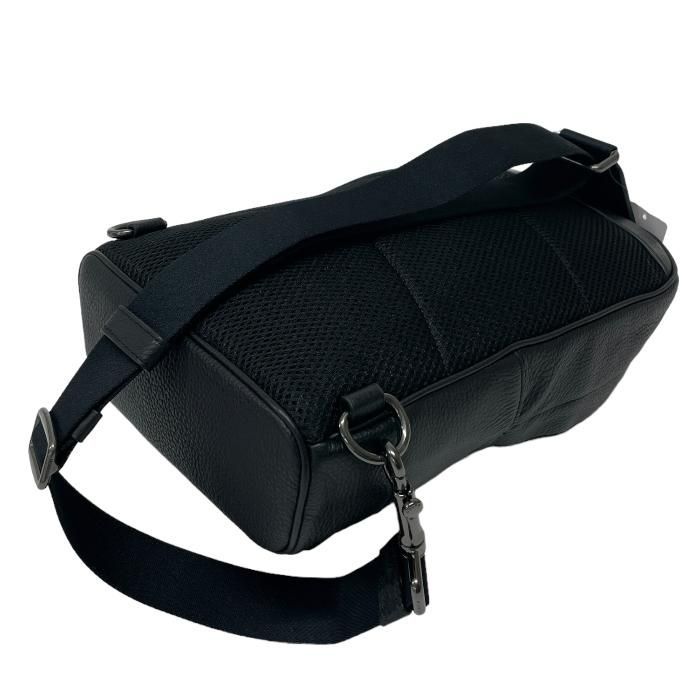 マダムさま　未使用級美品　コーチ　ボディバッグ　レザー　ブラック　黒　シボ革 COACH コーチ ボディバッグ シボ革 ブラック 黒