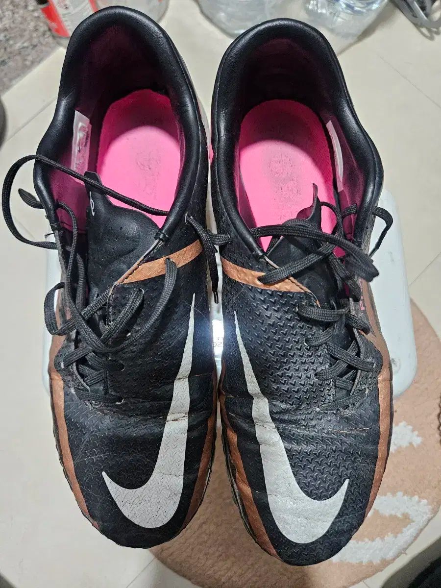 【雷市場（ポンジャン）商品韓国直送】 NIKE(ナイキ) サッカーシューズ 265