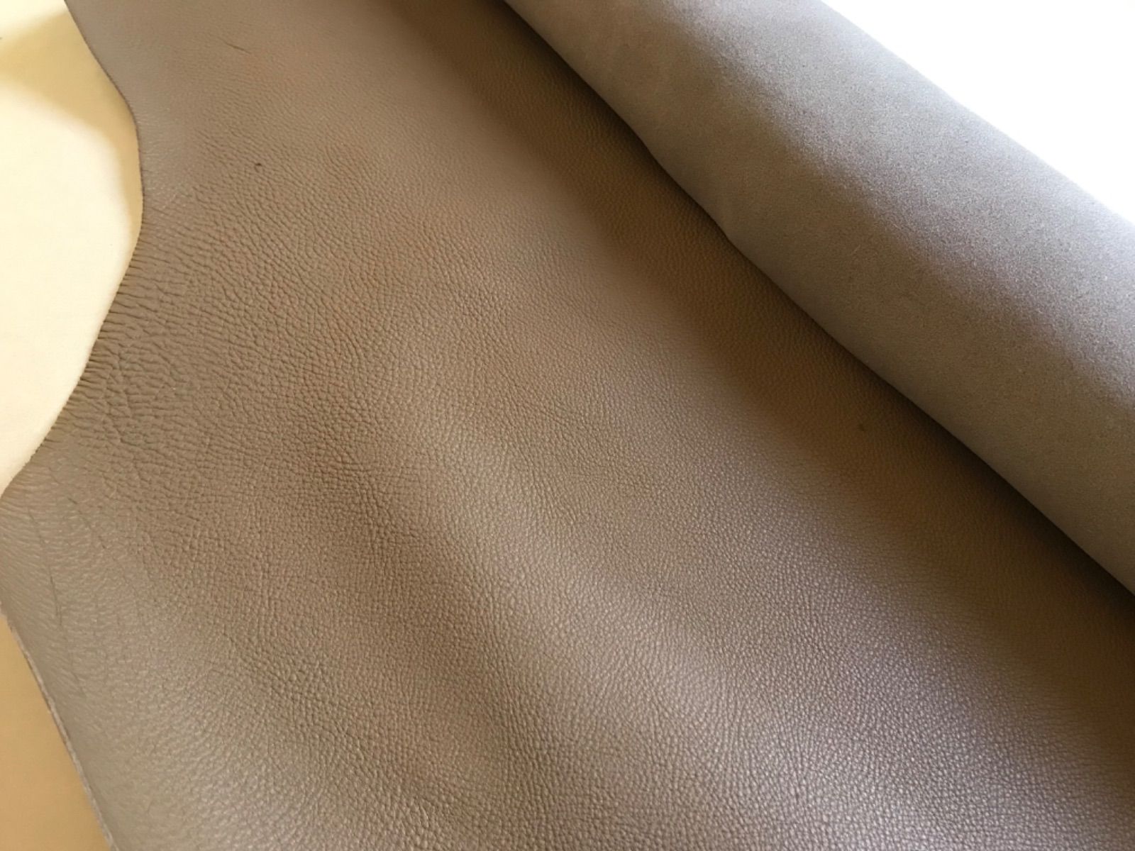 35.ホース 約80ds ドイツシュリンク カーフレザー カット済み NEXPOTALLINN_EU