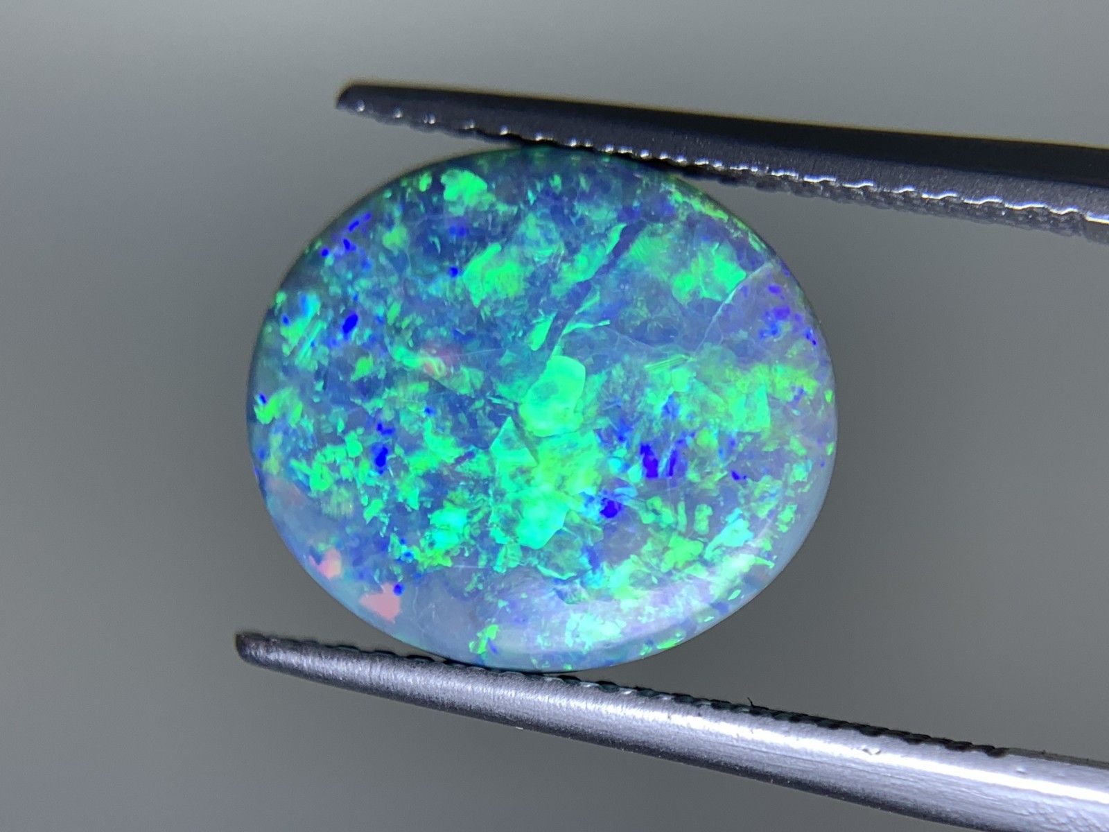 ブラックオパール 天然 4.173ct 中央宝石ソーティング付き 13.4㎜×11.7  