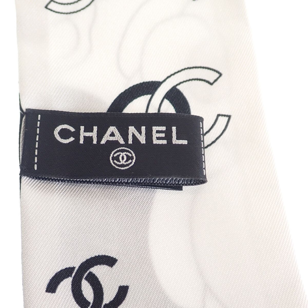 中古】【SAランク】CHANEL シャネル ヘアバンド スカーフ シルク100％ ブラック×ホワイト カメリア ココマーク レディース ファッション小物【ISEYA】  - メルカリ