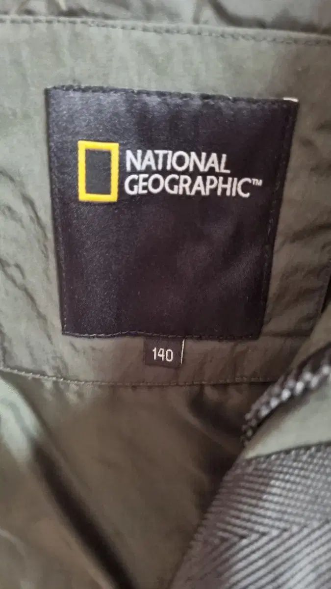 キッズ カーキ色