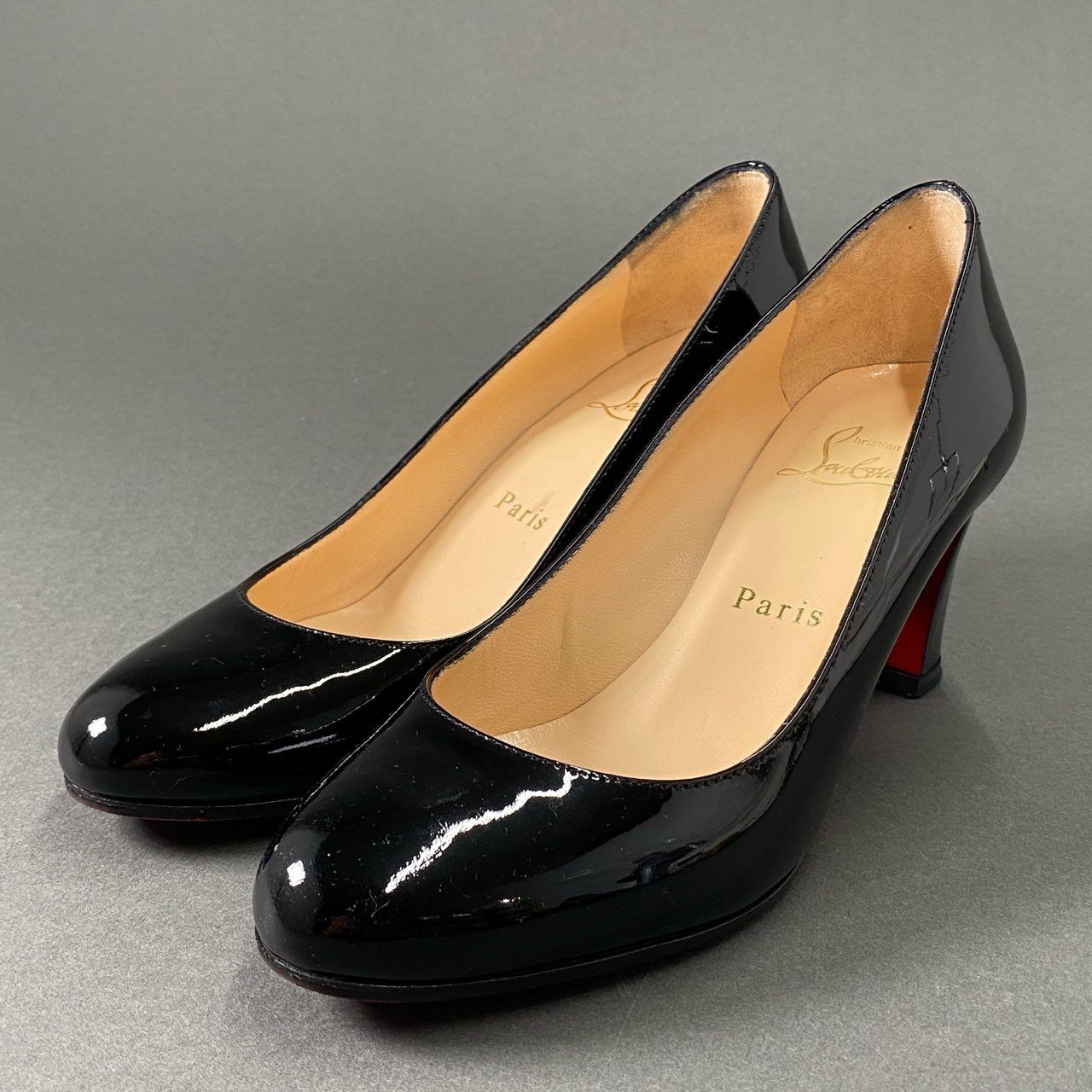 3f26 Christian Louboutin クリスチャンルブタン プレーントゥ パンプス チャンキーヒール サイズ35 ブラック パテントレザー  レディース 女性用 靴 - メルカリ