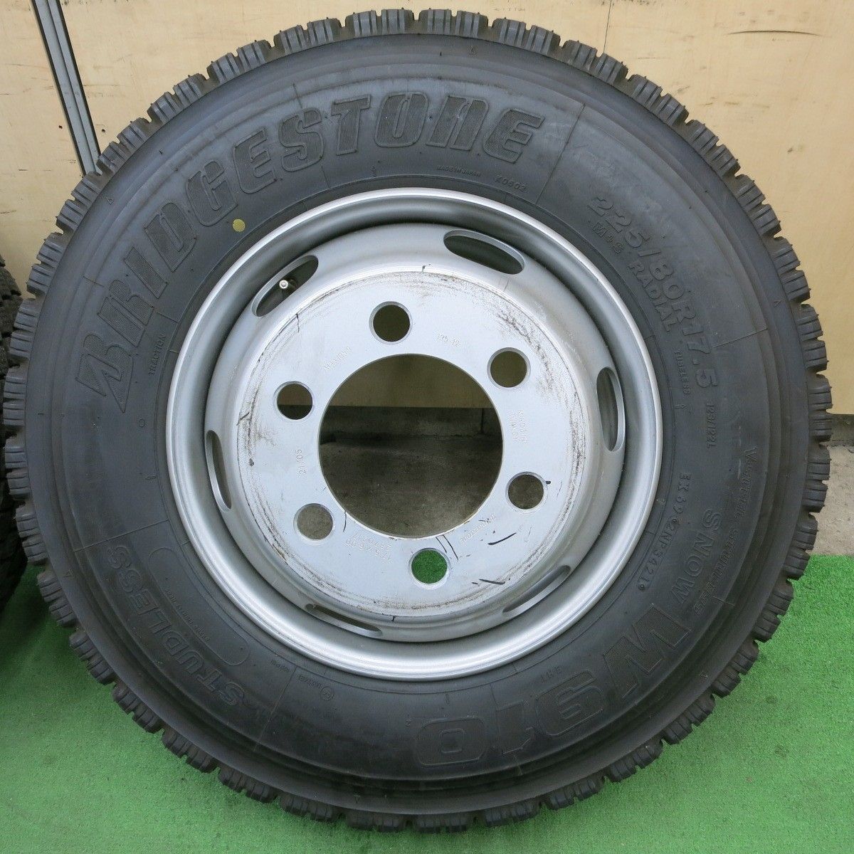 225|80R17.5 123|122L