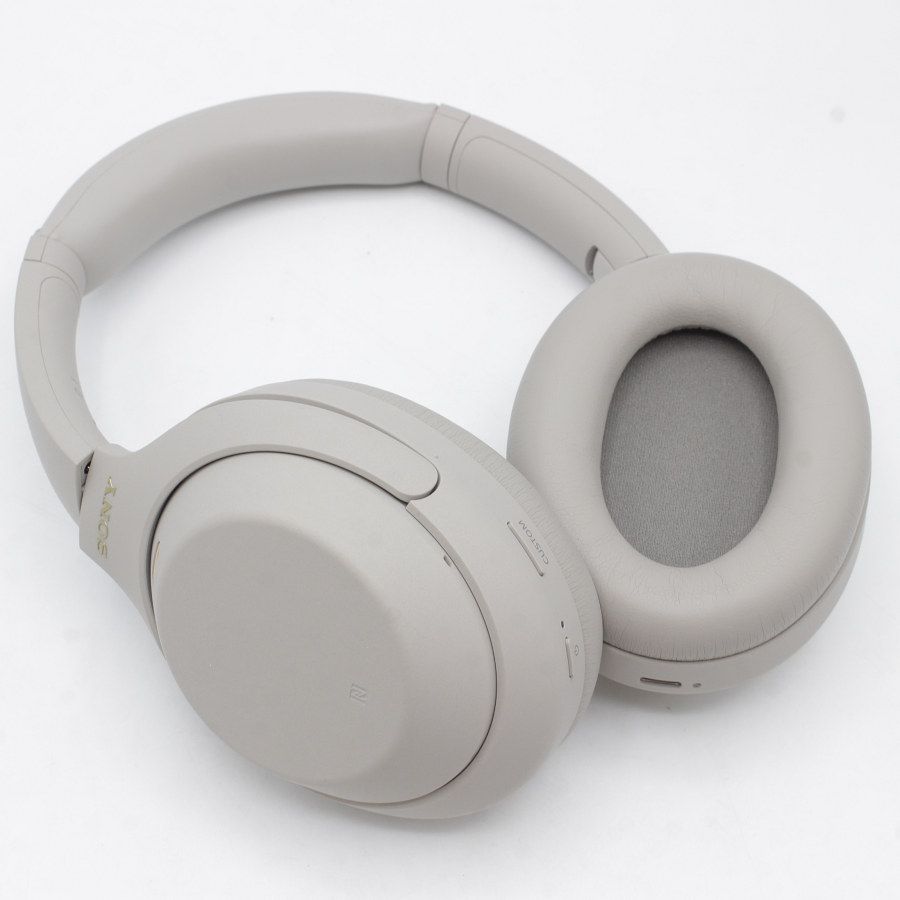 美品】ワイヤレスヘッドホン WH-1000XM4 プラチナシルバー WH 美品】ワイヤレスヘッドホン WH-1000XM4 プラチナシルバー WH