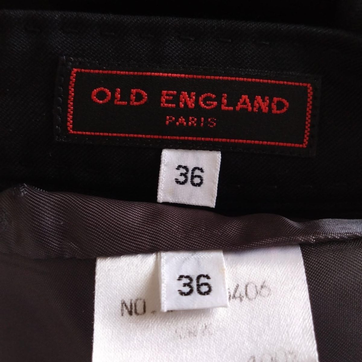 スカートスーツ