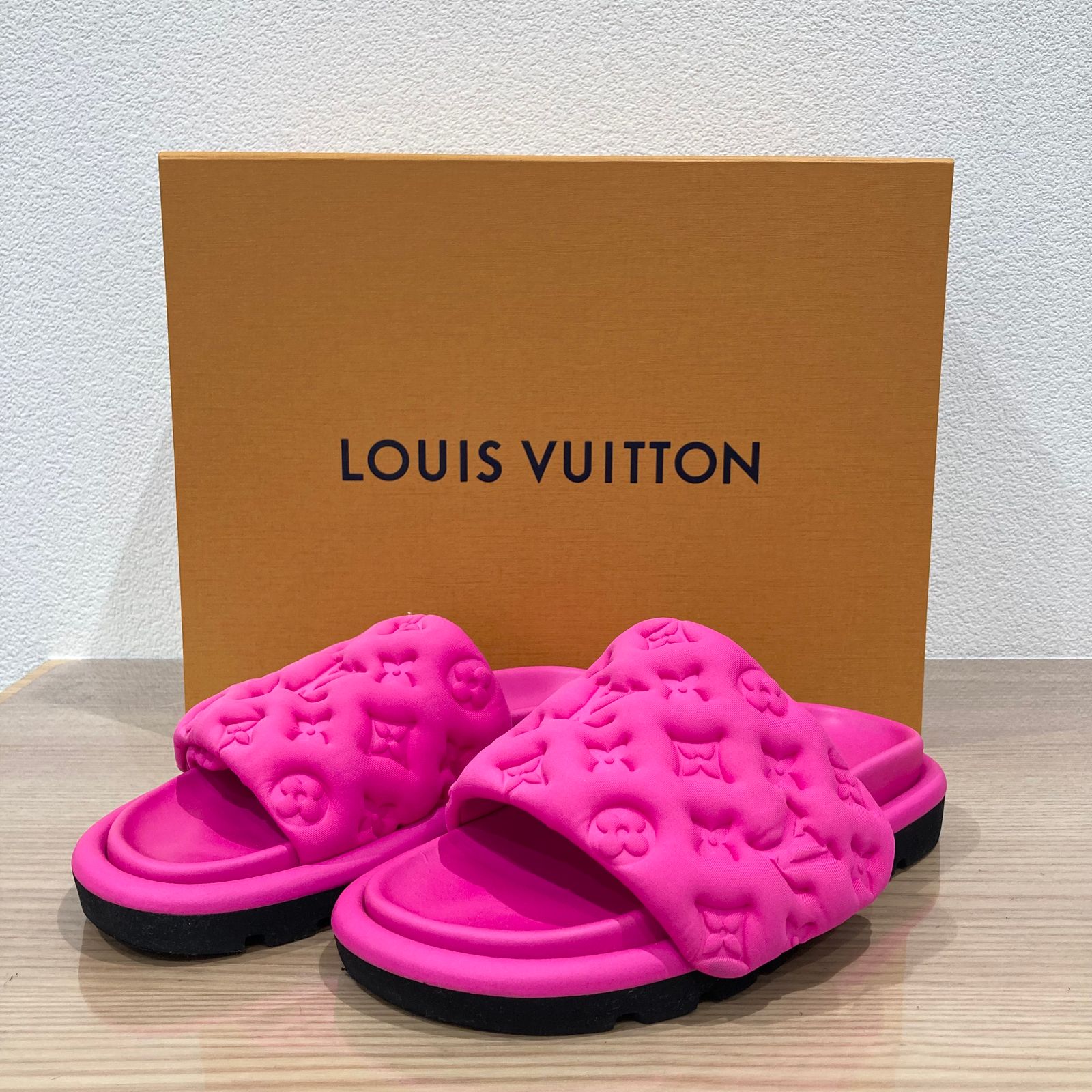 ルイヴィトン サンダル 37 ピンク Louis Vuitton ピンク サンダル 37