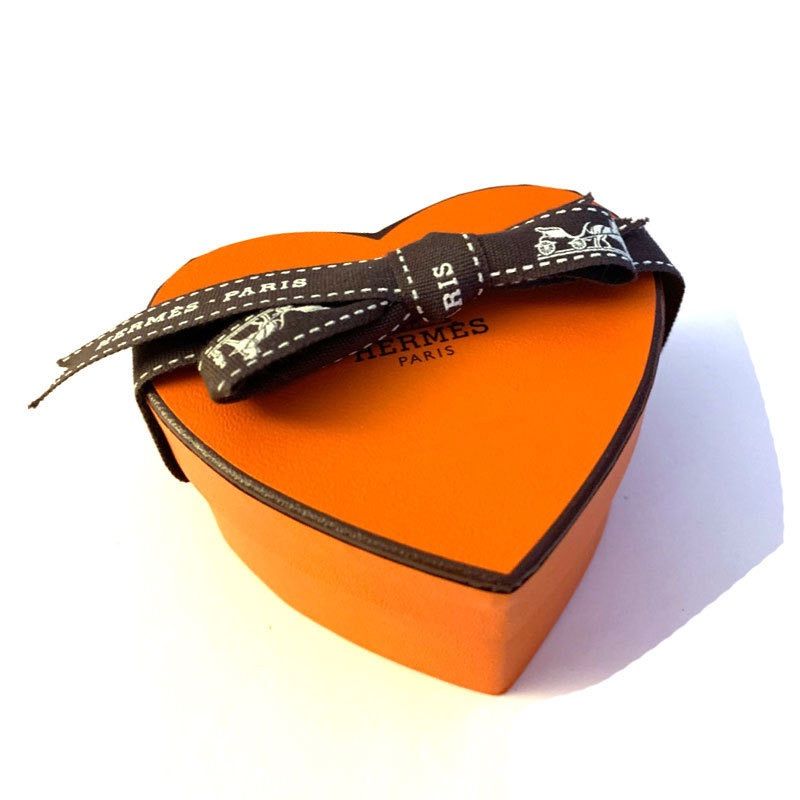 HERMES 新品未使用 限定Box ハートスカーフリング - メルカリ