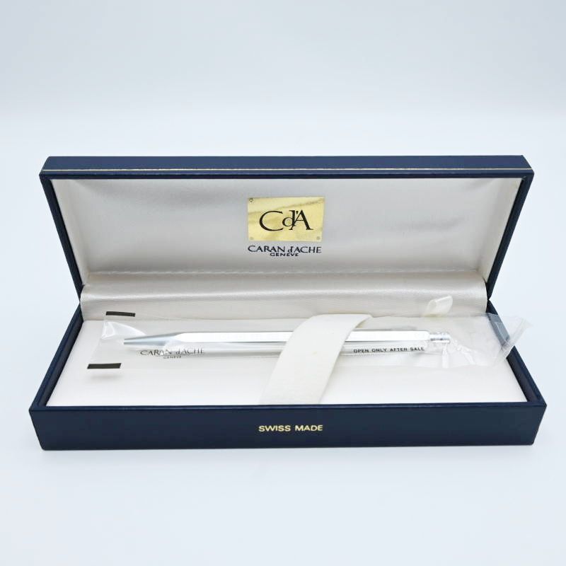M02-k020 未開封 CARAN d 