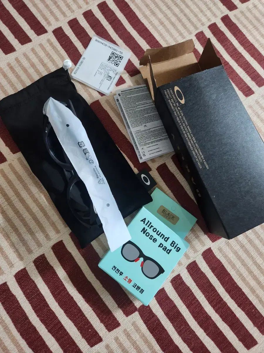 OAKLEY オークリー