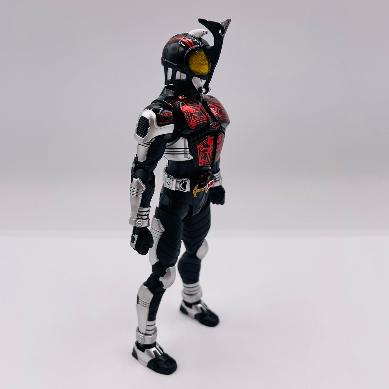 真骨彫製法S.H.Figuarts 仮面ライダーダークカブト