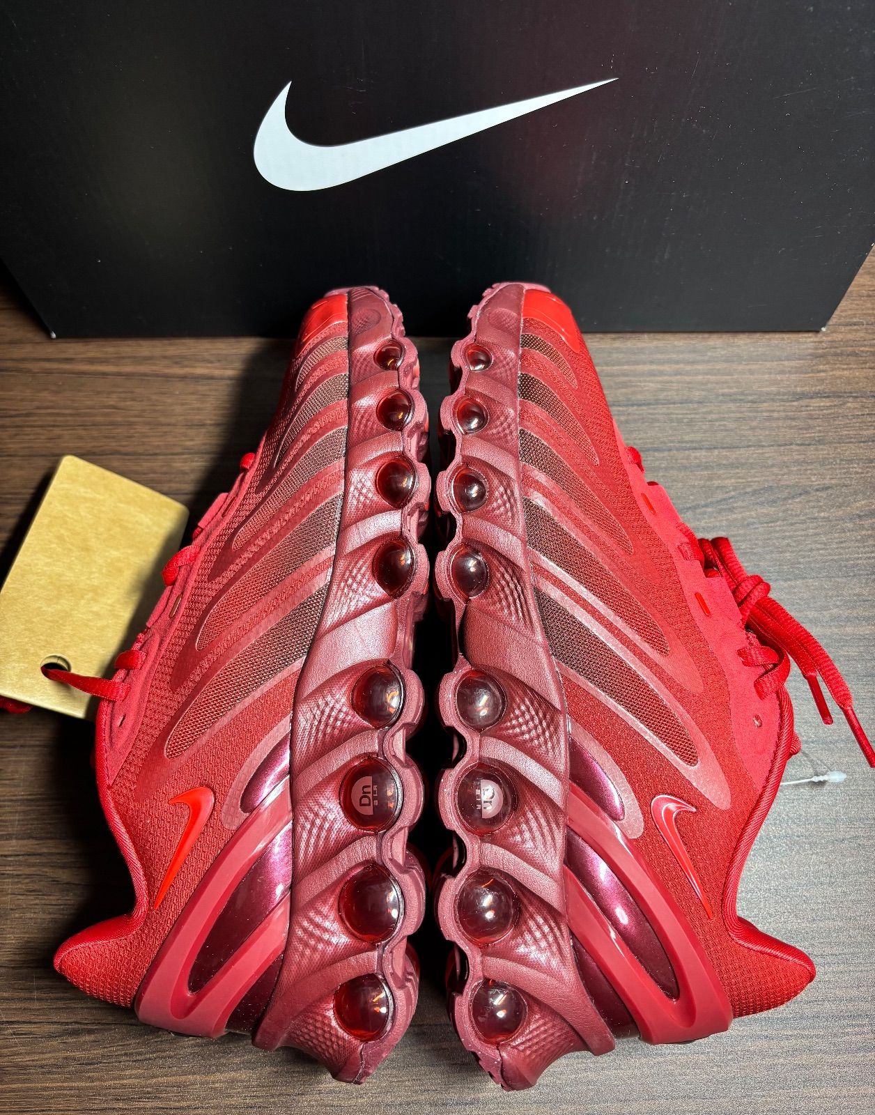 ナイキ ウィメンズ エアマックスDN8 レッド　未使用品　size 24.5㎝ ナイキ ウィメンズ エアマックスDN8 ユニバーシティレッド 未