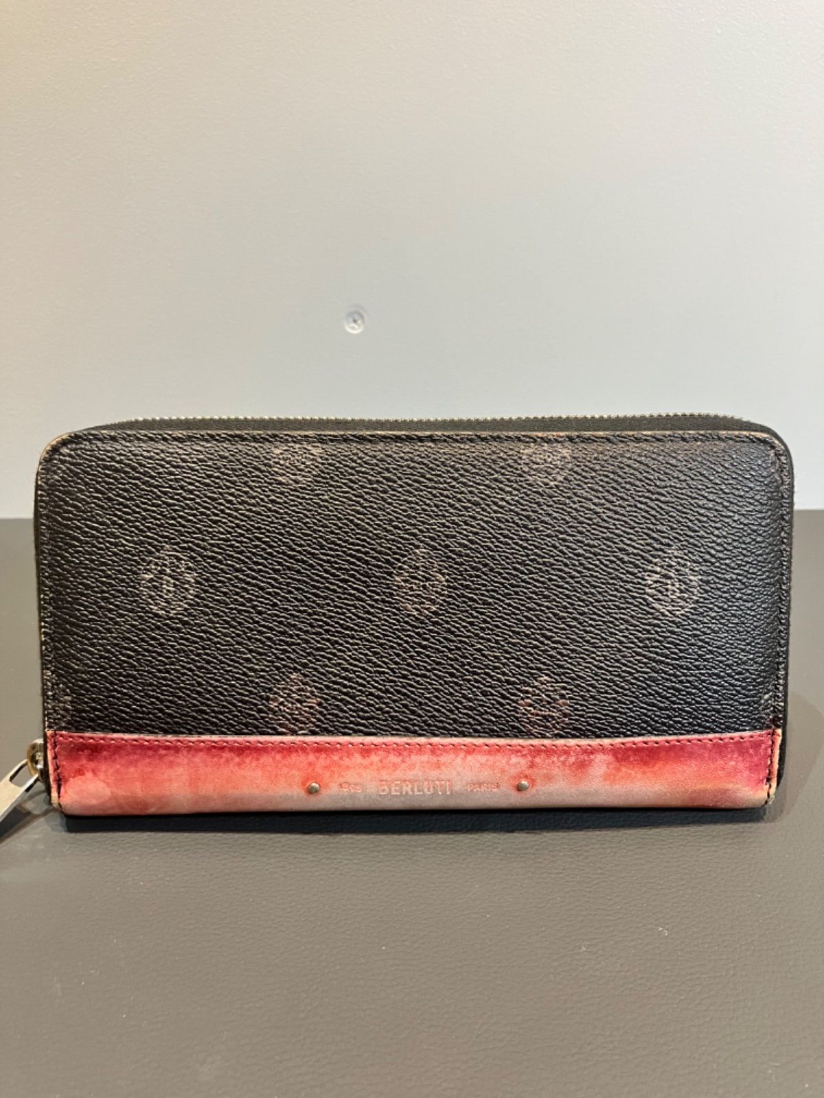 IT9YTSFHAJI8】 BERLUTI ベルルッティ ⻑財布 イタウバ シグネチャー 