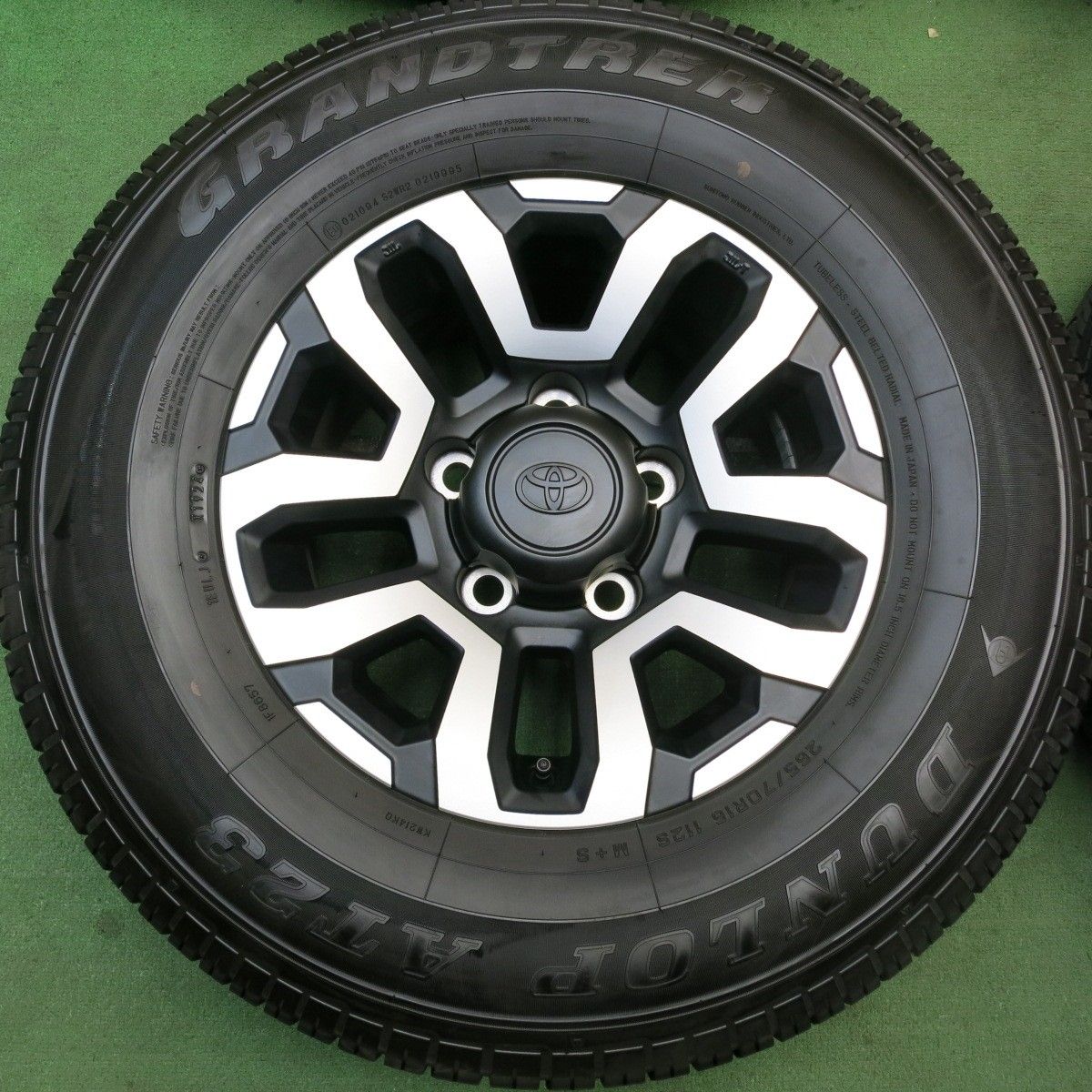 ほぼ新車外し！24年☆トヨタ 70系 ランクル 純正 265/70R16 ダンロップ