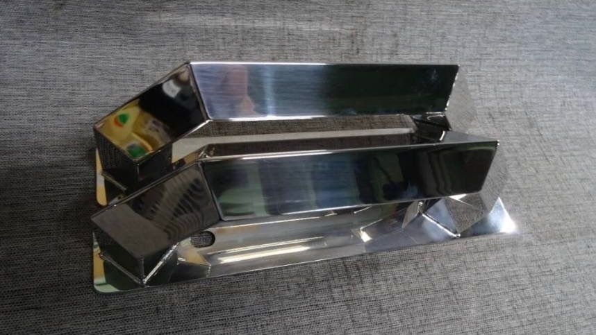 新型ですょ!!FUSO17/07スーパーグレート用 フロントグリップ