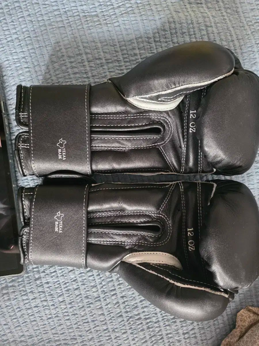 ボクシングポスター　新井田豊 vs ホセ・ルイス・バレラ　後楽園ホール ボクシングポスター 新井田豊 vs ホセ・ルイス・バレラ 後楽園ホール