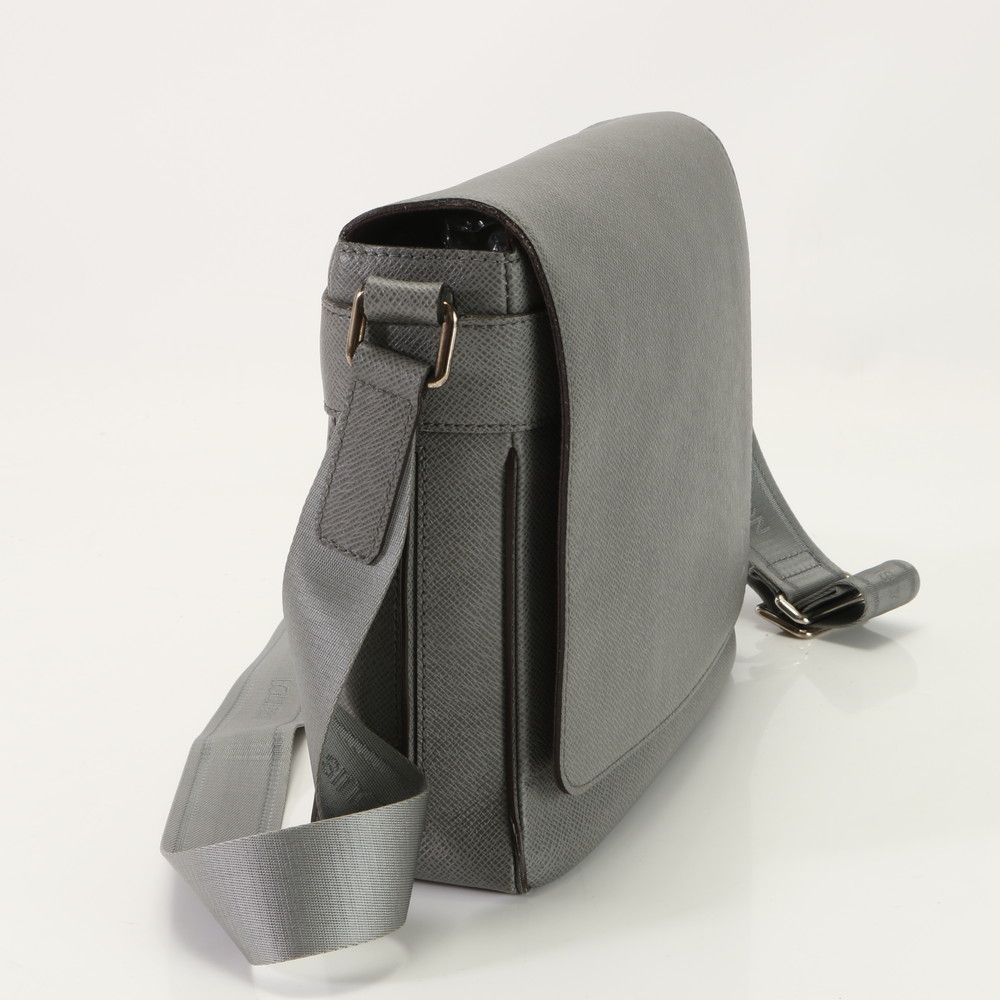 極美品 ルイヴィトン タイガ ロマン PM M32700 レザー ショルダー