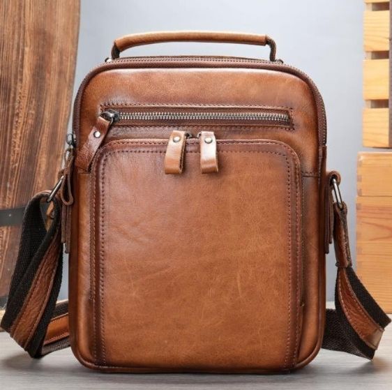 新品推薦 ショルダーバッグ 牛革 斜め掛けバッグ ビジネス 通勤 通学 撥水性 防水 性 耐久性 ショルダーバッグ N87 人気推薦 定価20万円上質牛革製 ショルダーバッグ 斜め掛けの