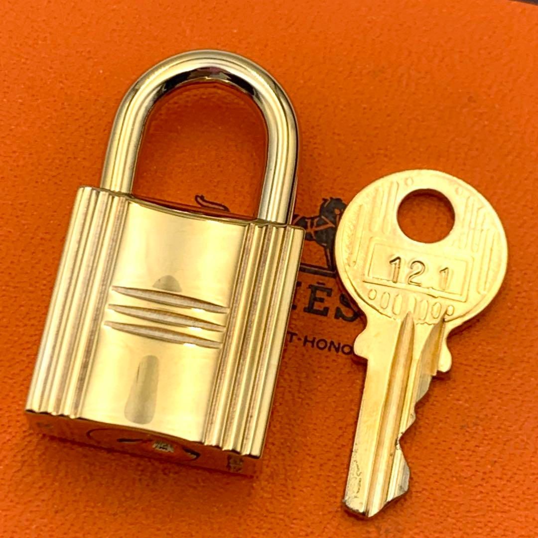 HERMES エルメス カデナ ゴールド 24Kメッキ No.121 121番 鍵付き