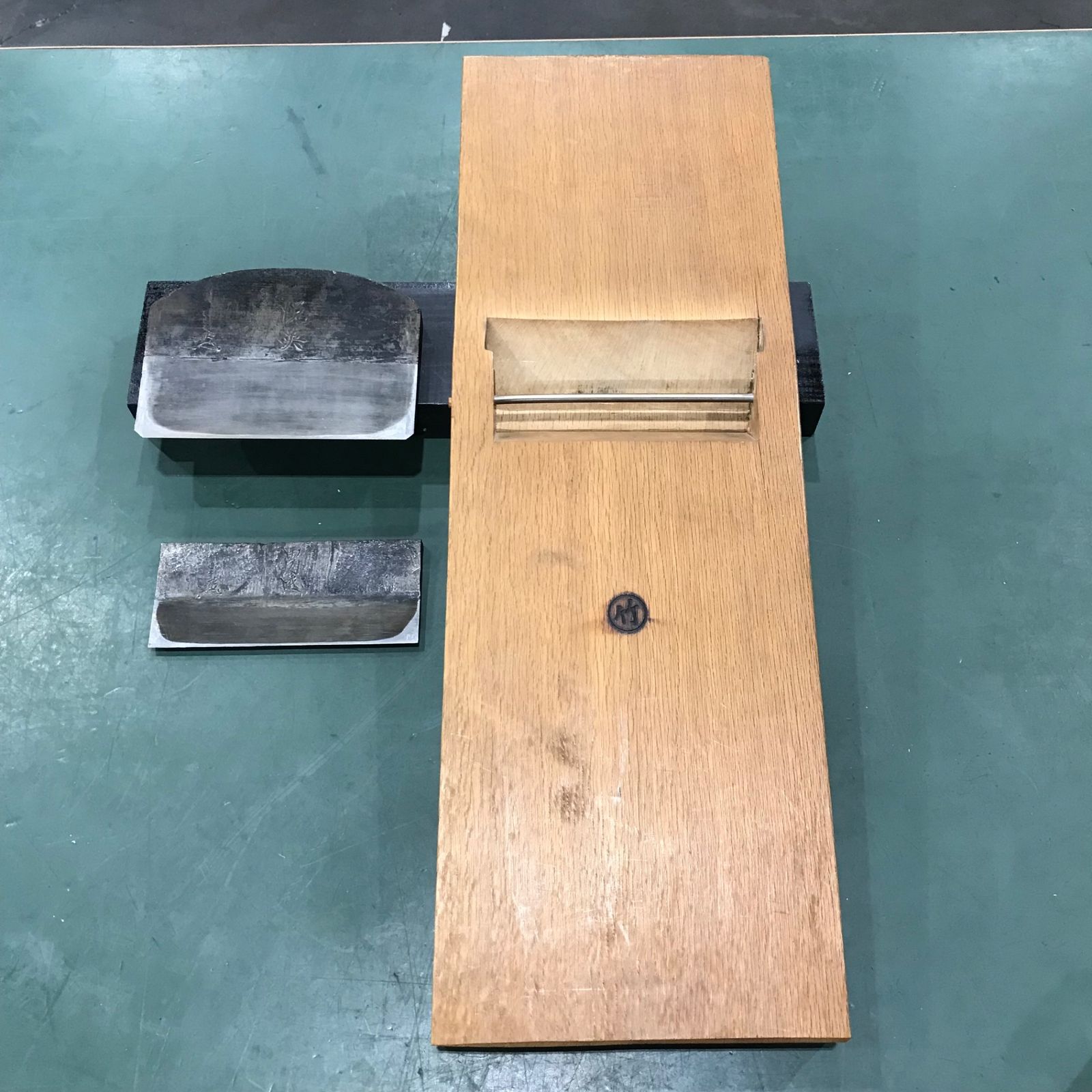 大鉋 悦英 鉋台に割れ有 鉋身幅約155mm【川口店】