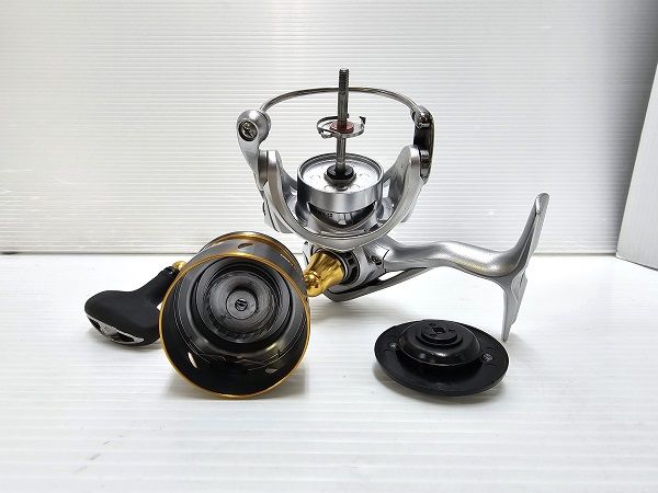 中古品】 ダイワ Daiwa スピニングリール 21 フリームス LT 2500