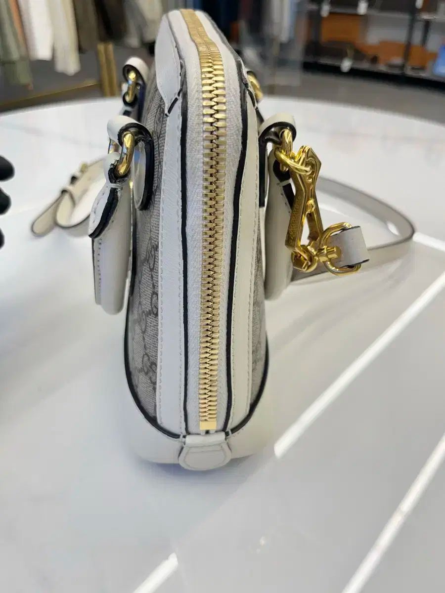 GUCCI グッチ