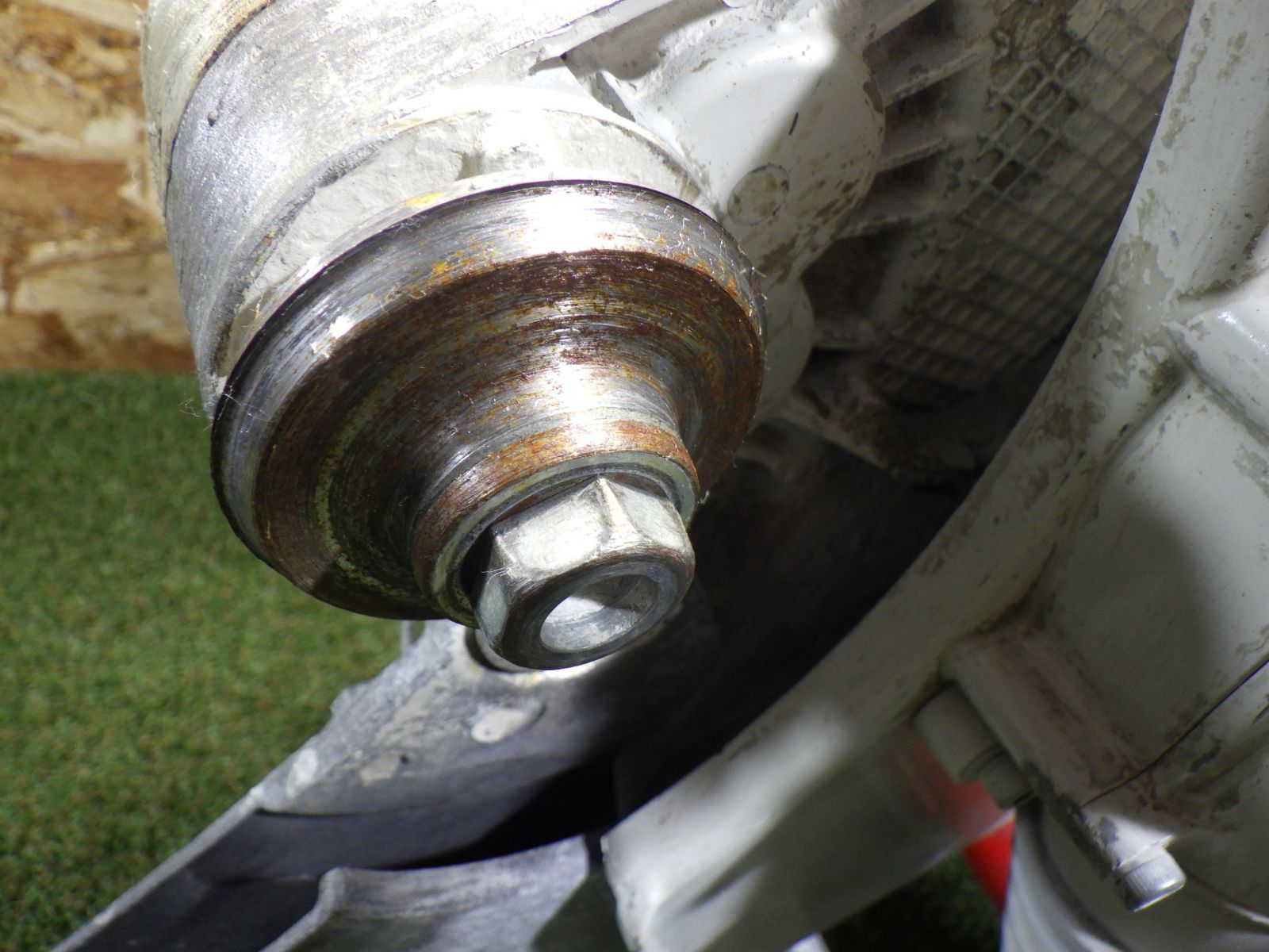 新ダイワ エンジンカッター ECD7412S エンジン始動 コンクリート 混合 ガソリン 50 1 品