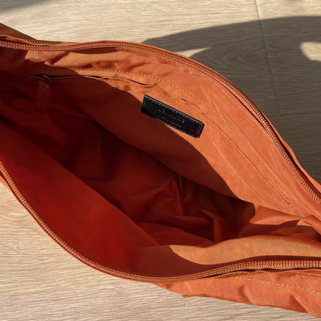 メンズLEMAIRE small soft game bag　オレンジ